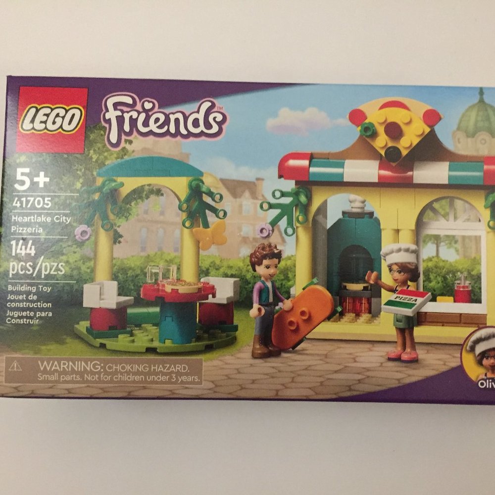 NEW Official Lego Friends Heartlake City Pizzeria Set #41705 - 144 Pieces